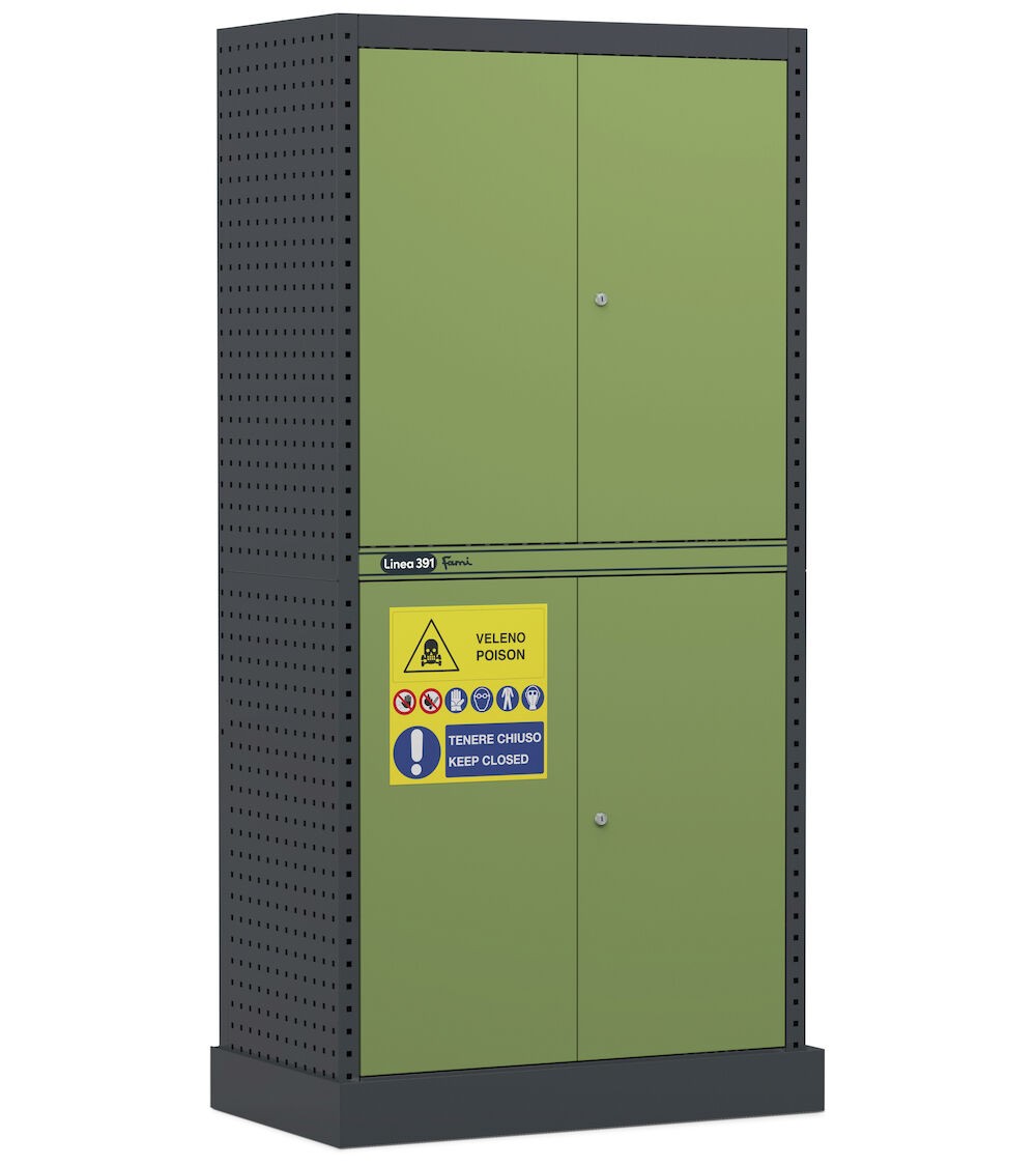 ARMADIO 391 PER FITOSANITARI E PESTICIDI - DIM. MM  L=944 P=540 A=1900