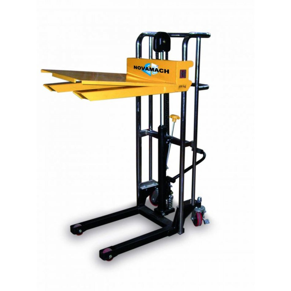 Manual lift with adjustable forks