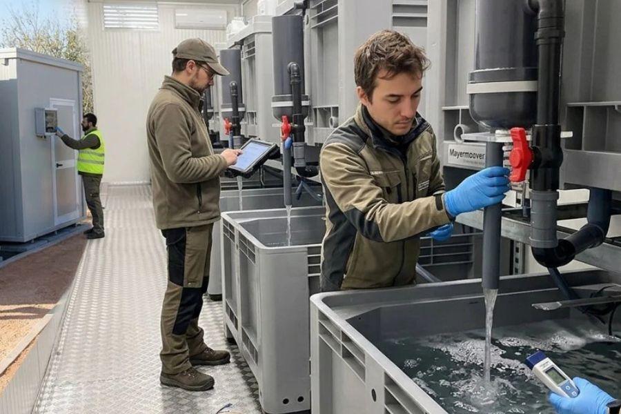 In collaborazione con il dipartimento DAFNAE dell’Università di Padova, abbiamo contribuito alla creazione di un laboratorio innovativo, realizzato con Container su misura, fornendo contenitori in plastica con materiali certificati.