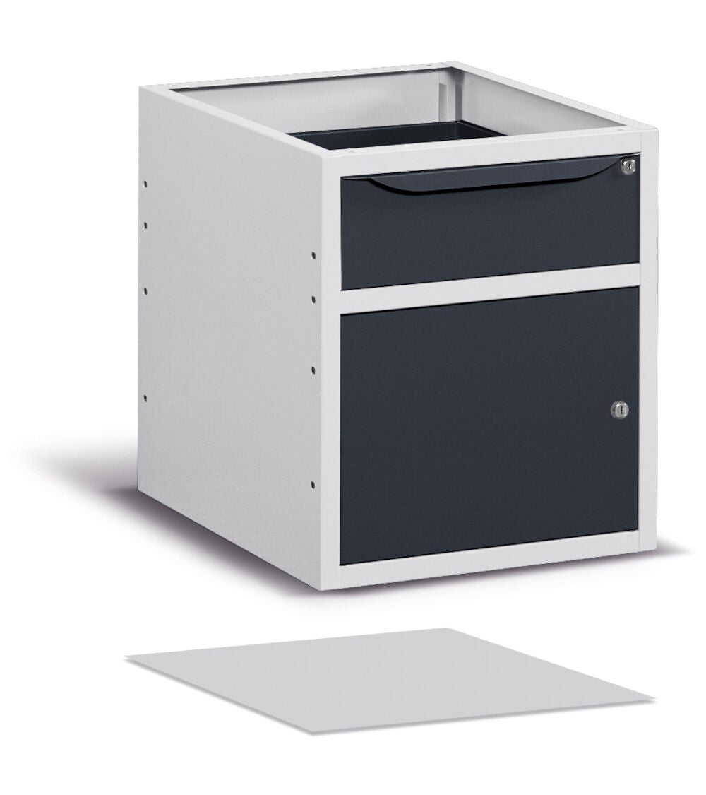 Closing base for chest of drawers with a width of 494 mm